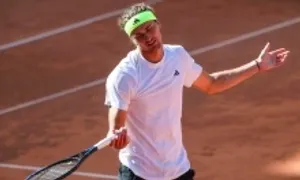 Máy bay chở Zverev dự Roland Garros bị sét đánh