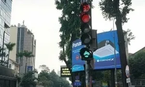 Không nhường đường cho xe máy rẽ phải, có bị xử phạt? Không nhường đường cho xe máy rẽ phải, có bị xử phạt?