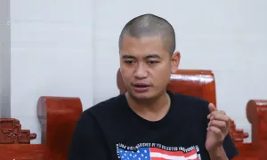 13 tiếng trôi dạt trên biển của hai bố con ở Nghệ An 13 tiếng trôi dạt trên biển của hai bố con ở Nghệ An