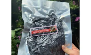 Cả làng sản xuất thịt trâu gác bếp giả Cả làng sản xuất thịt trâu gác bếp giả