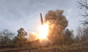 Thao trường Ukraine hứng tên lửa Nga mang đầu đạn chùm Thao trường Ukraine hứng tên lửa Nga mang đầu đạn chùm