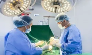 Phát hiện u sau 10 năm đặt túi ngực không khám tầm soát Phát hiện u sau 10 năm đặt túi ngực không khám tầm soát