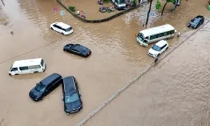 10 giờ Hà Nội ngập trong biển nước