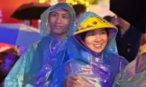 Khán giả đội mưa đến với concert 'Việt Nam trong tôi'