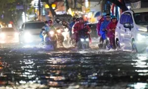 Nhiều tuyến phố trung tâm Đà Nẵng ngập sau mưa lớn