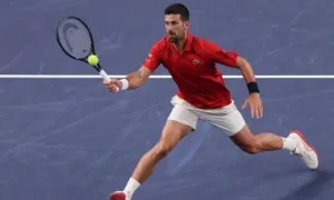 Djokovic chật vật vào tứ kết Thượng Hải Masters Djokovic chật vật vào tứ kết Thượng Hải Masters