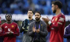 Carragher: 'Amorim sẽ bị sa thải trước Giáng sinh' Carragher: 'Amorim sẽ bị sa thải trước Giáng sinh'