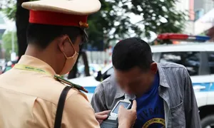 CSGT kiểm tra nồng độ cồn trên toàn quốc CSGT kiểm tra nồng độ cồn trên toàn quốc