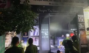 Cháy nhà trong đêm, hai người chết Cháy nhà trong đêm, hai người chết